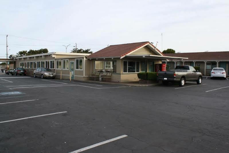 El Castell Motel Monterey Eksteriør billede